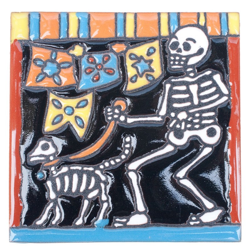 Hund beim Spaziergang Skelett 11x11 cm Relief Fliese